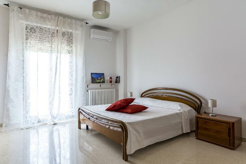 Appartamenti Albero Di Giada โปลีญาโนอามาเร ภายนอก รูปภาพ