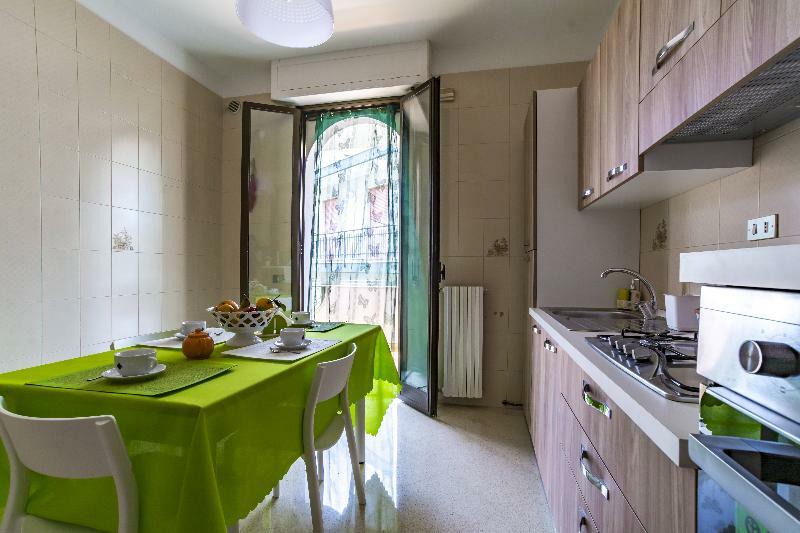 Appartamenti Albero Di Giada โปลีญาโนอามาเร ภายนอก รูปภาพ